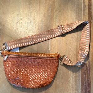 Elegant Woven Brown Crossbody Bag
